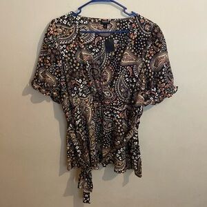 Torrid paisley puff sleeve blouse. Size 2